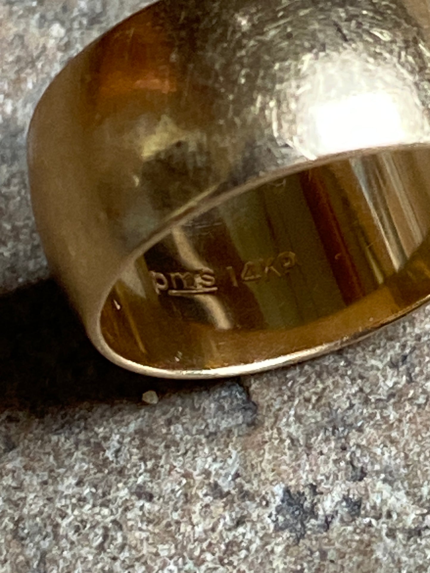 VINTAGE 14K GOLD CIGAR BAND, SIZE 4.75
