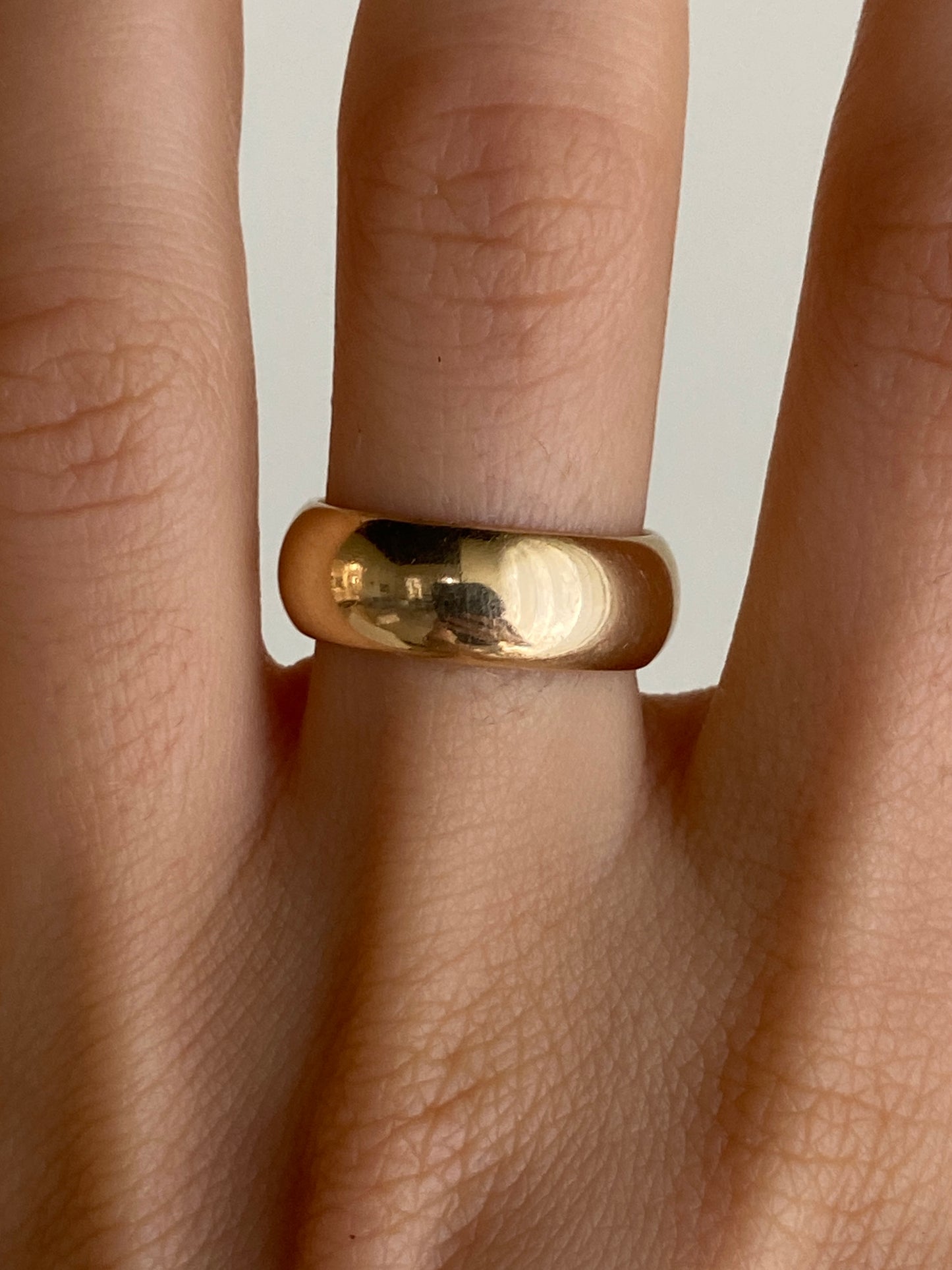 VINTAGE 14K GOLD ROUND CIGAR/DONUT BAND, SIZE 6