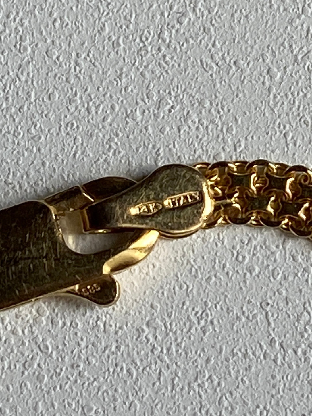 VINTAGE 14K GOLD BISMARK BRACELET, 7 3/16" x 3.74 MM