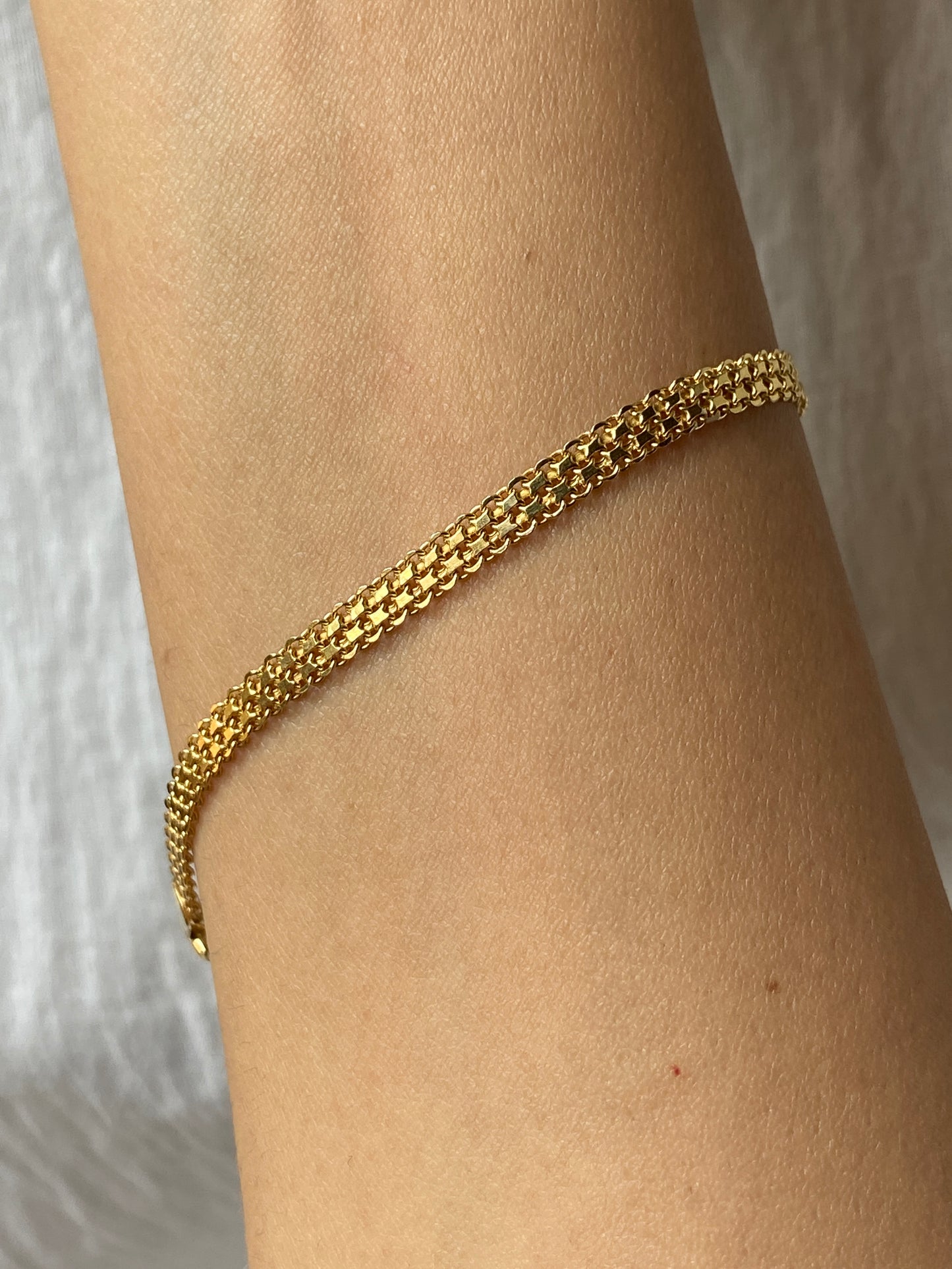 VINTAGE 14K GOLD BISMARCK BRACELET, 7 3/16" x 3.74 MM