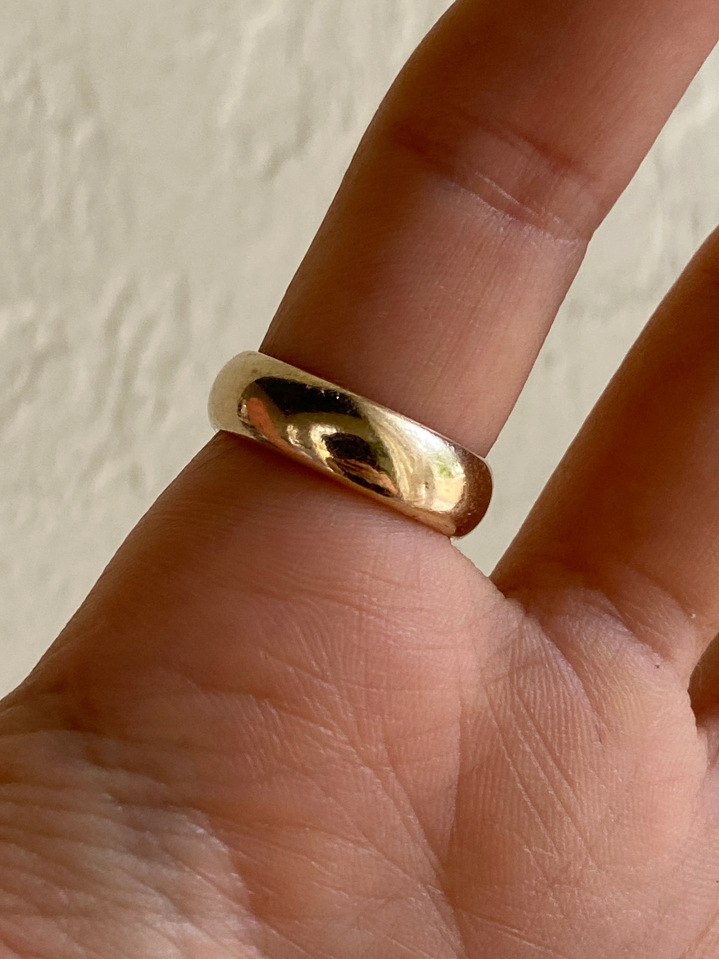 VINTAGE 14K GOLD ROUNDED BAND, SIZE 6