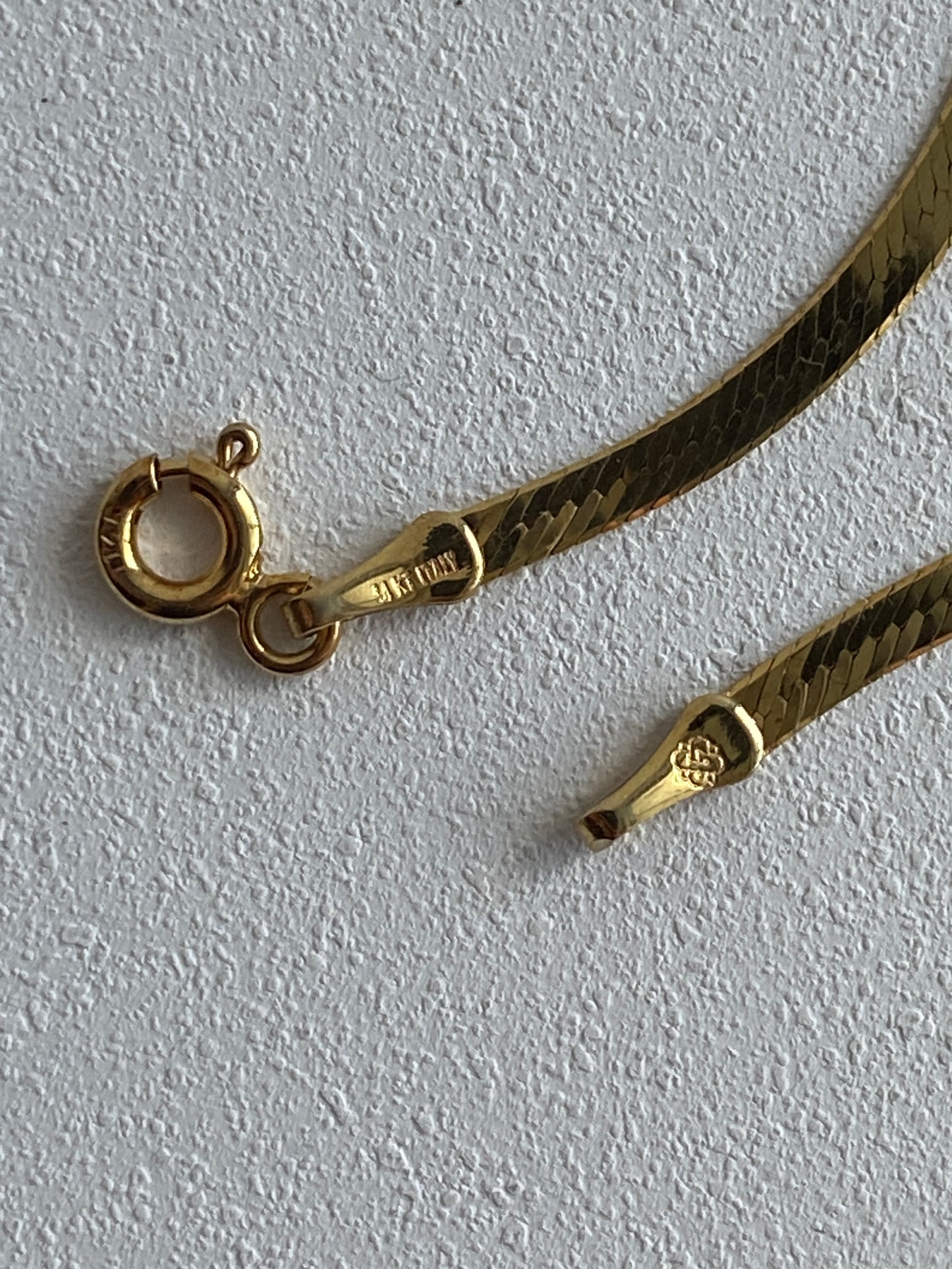 VINTAGE 14K GOLD HERRINGBONE BRACELET, 7 1/16" x 2 MM