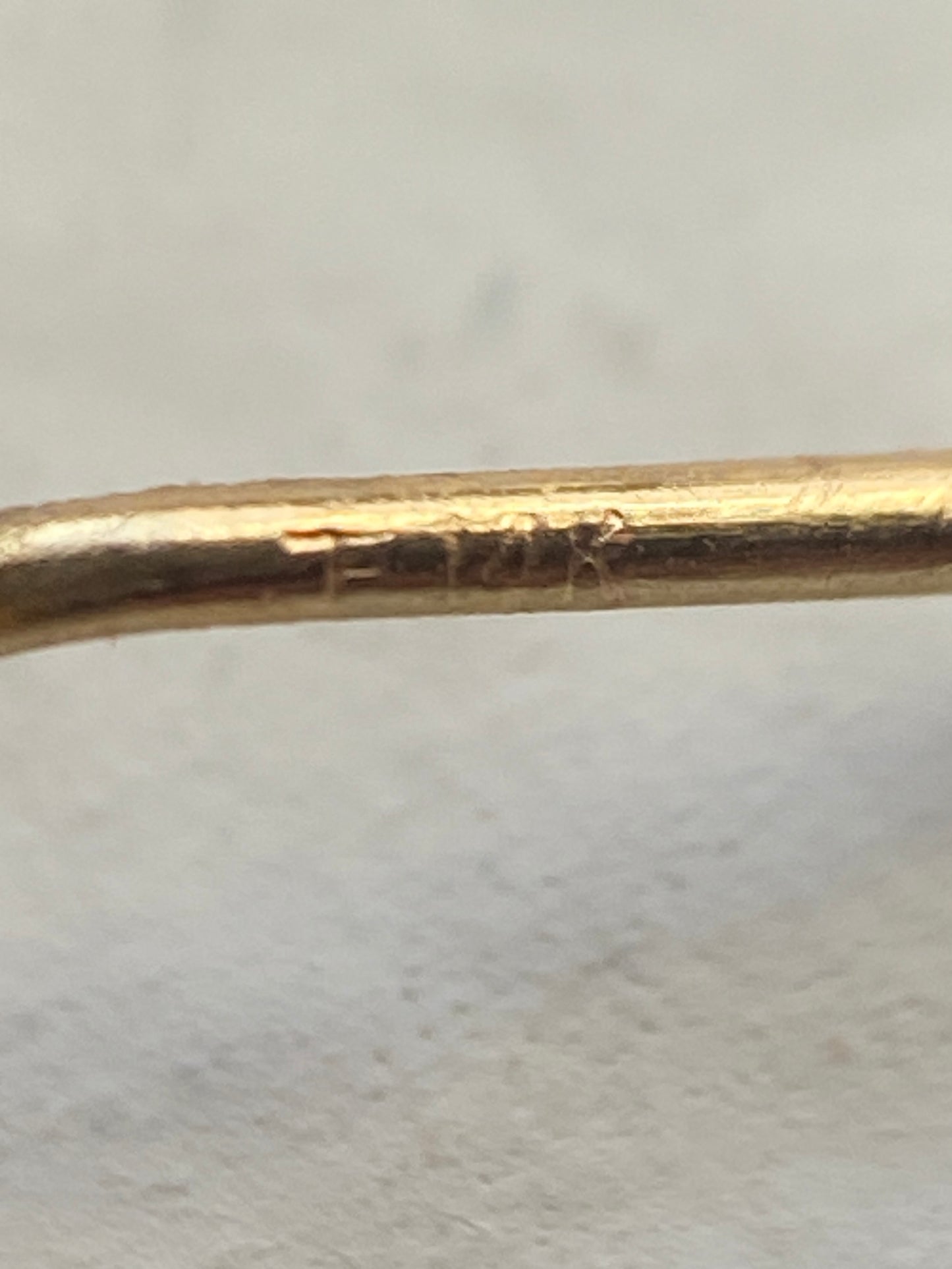 VINTAGE 14K GOLD RIBBED STUDS, 14 MM x 8 MM