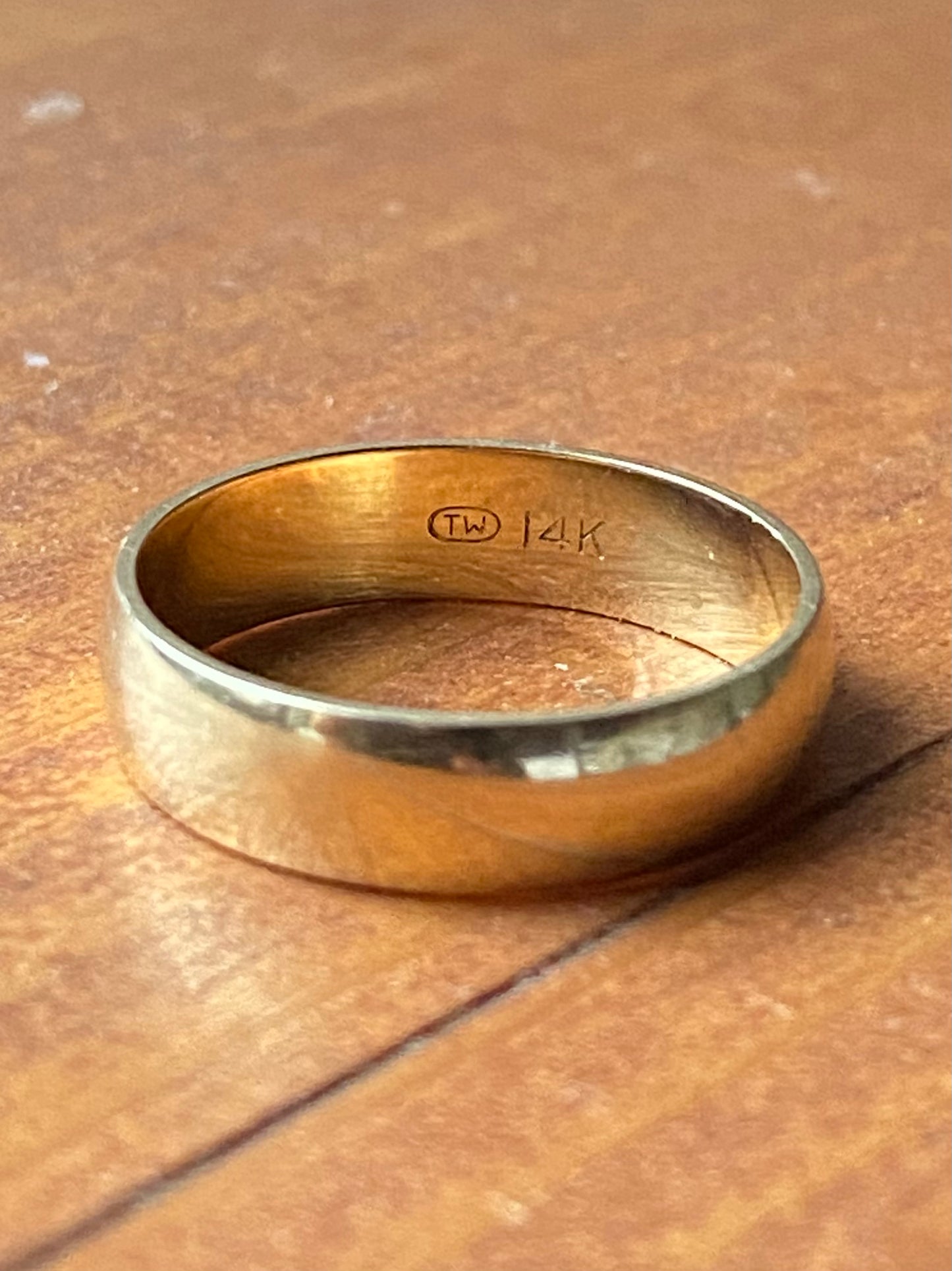 VINTAGE 14K GOLD BAND, SIZE 8