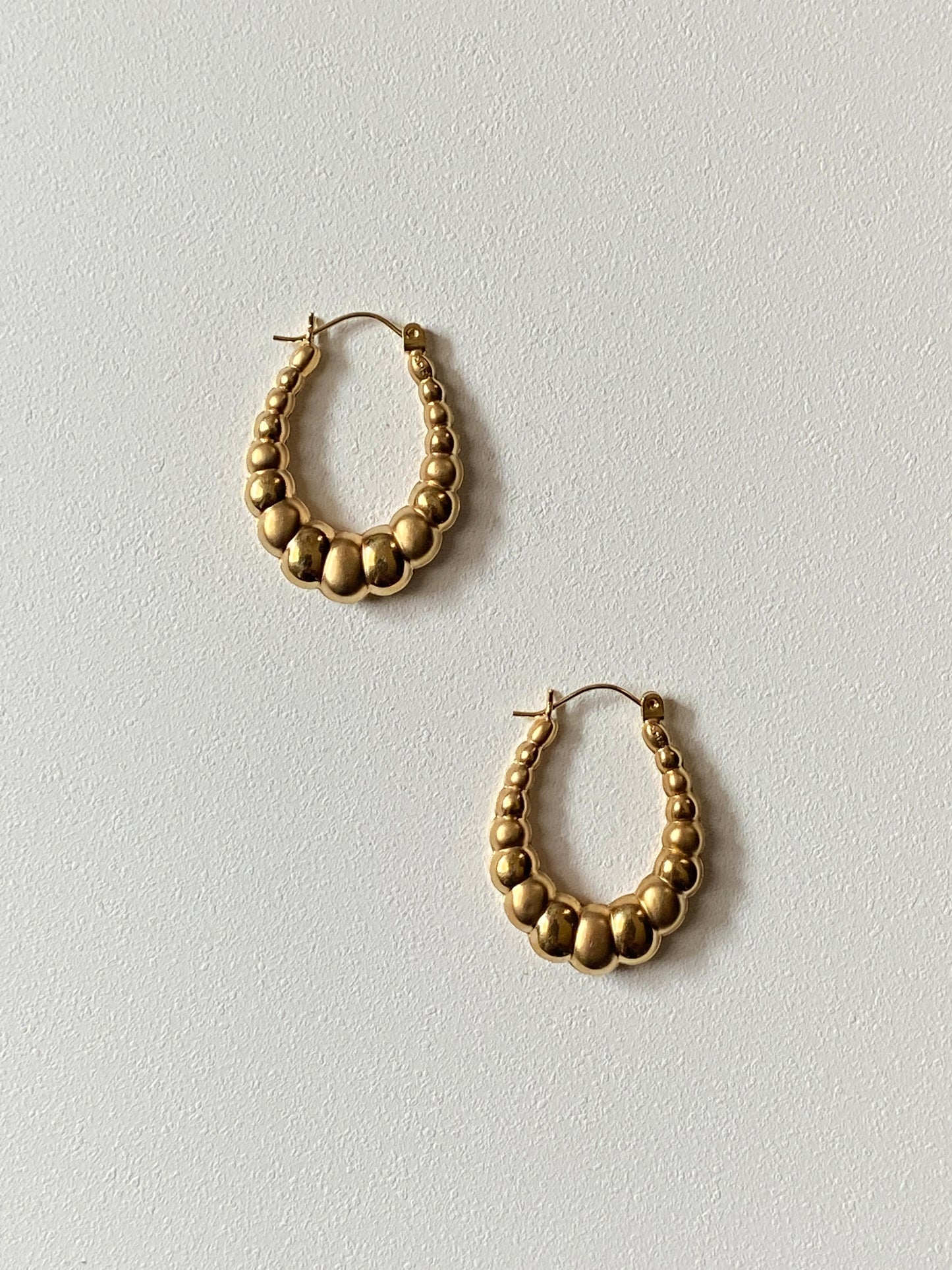 VINTAGE 14K GOLD PUFFED HOOPS, 28 MM