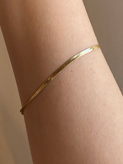 VINTAGE 14K GOLD HERRINGBONE BRACELET, 7" x 2 MM