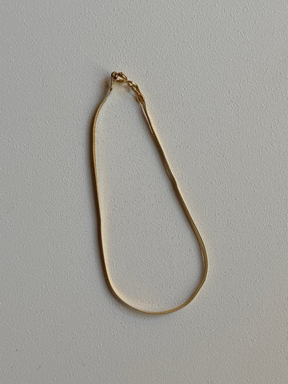 VINTAGE 14K GOLD HERRINGBONE BRACELET, 7" x 2 MM