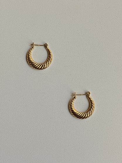 Vintage 14K Solid Yellow Gold Ribbed Hoops