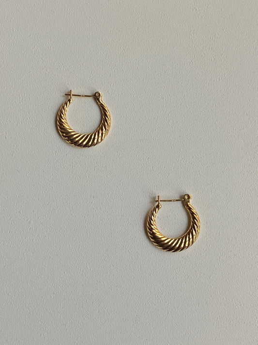 Vintage 14K Solid Yellow Gold Ribbed Hoops