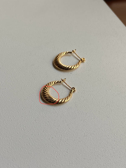 Vintage 14K Solid Yellow Gold Ribbed Hoops