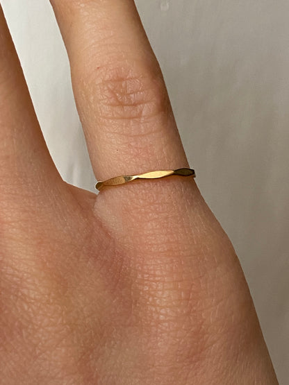 Vintage 14K Solid Yellow Gold Band, Size 3