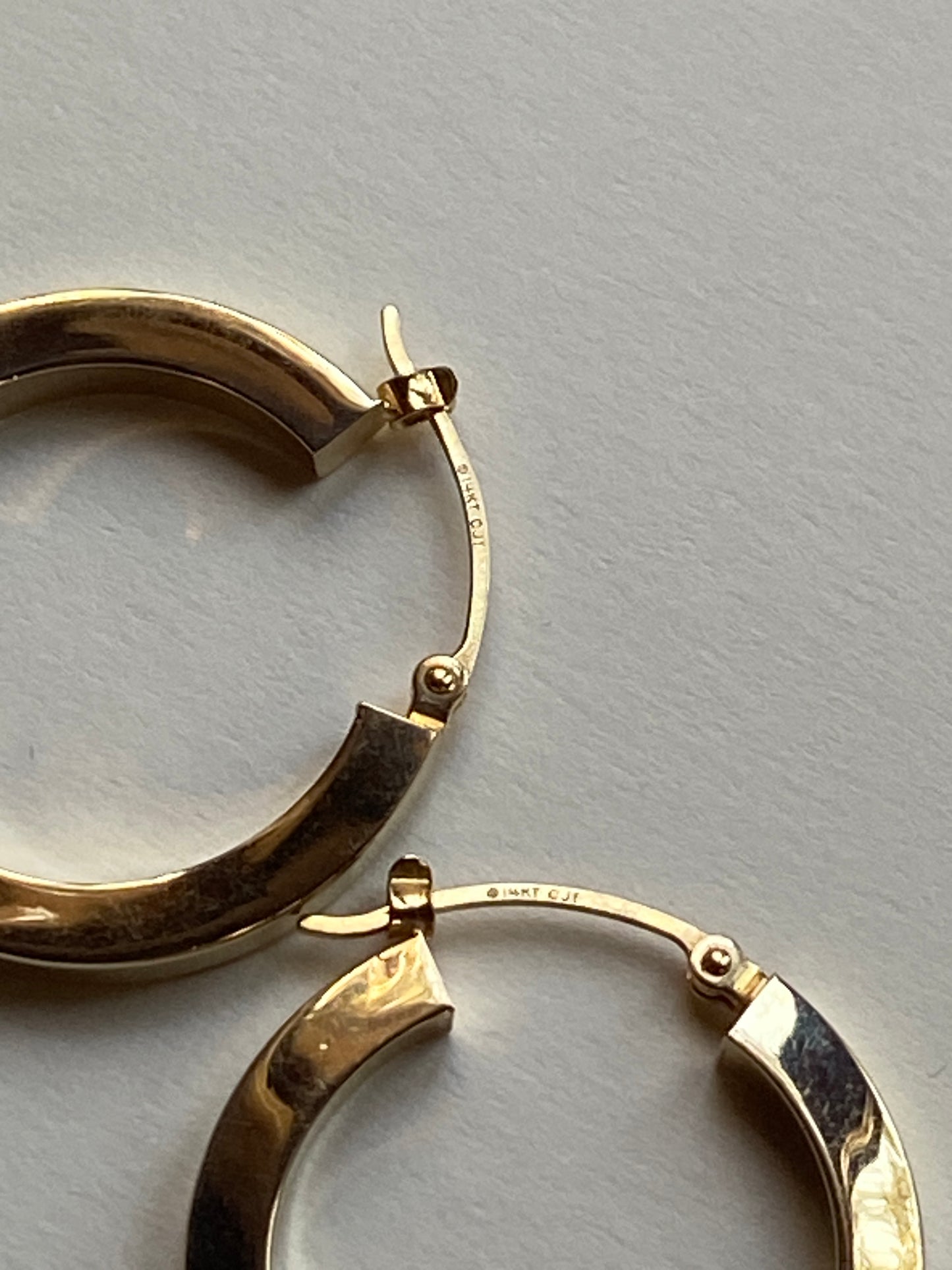 Vintage 14K Solid Yellow Gold Polished Hoops
