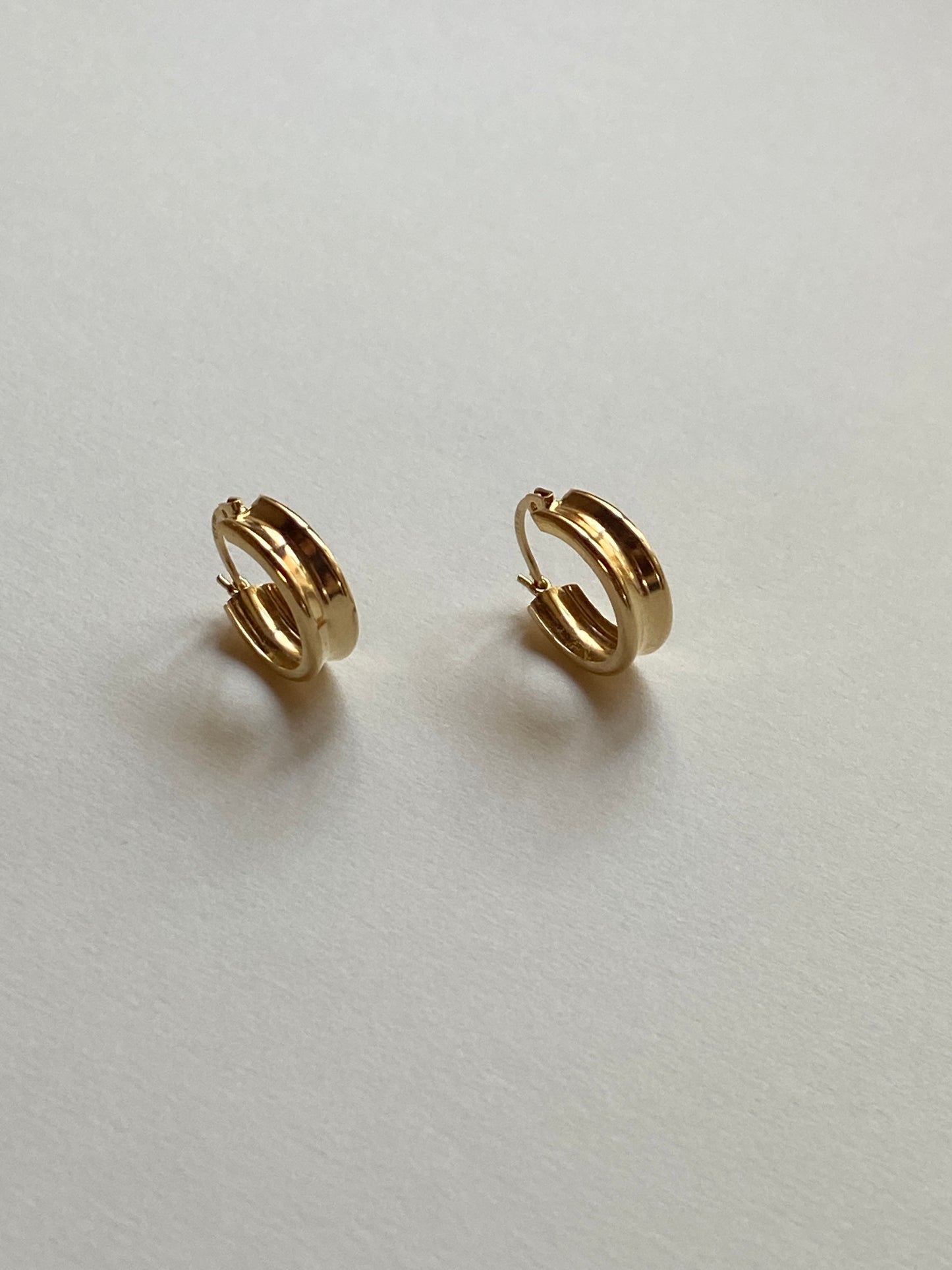 Estate 14K Solid Yellow Gold Hoop Earrings