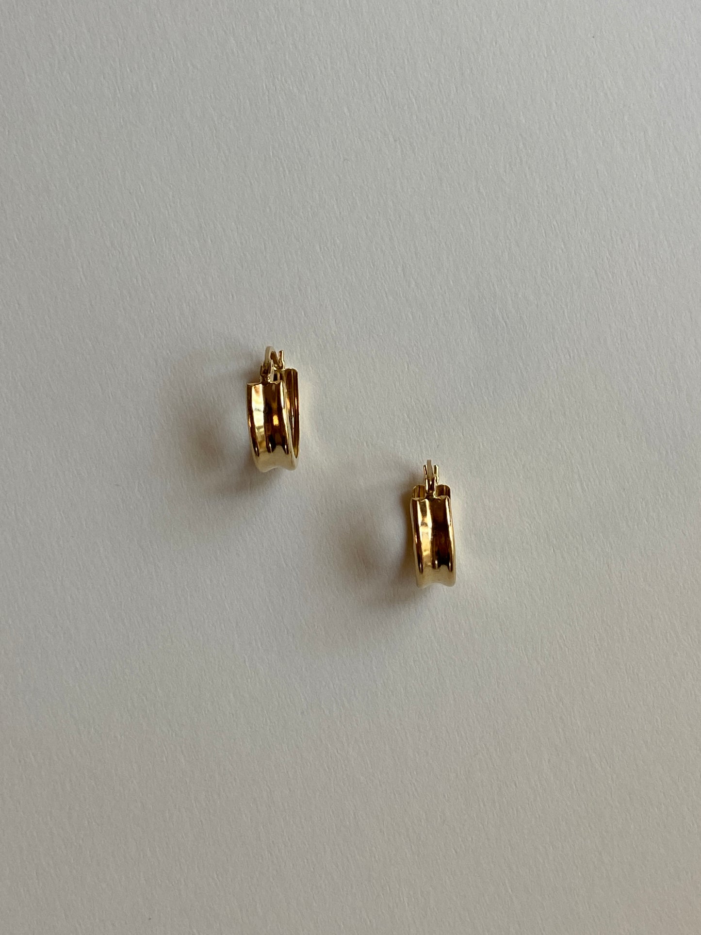 Estate 14K Solid Yellow Gold Hoop Earrings