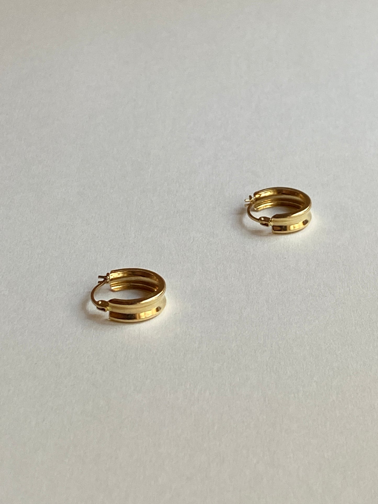 Estate 14K Solid Yellow Gold Hoop Earrings