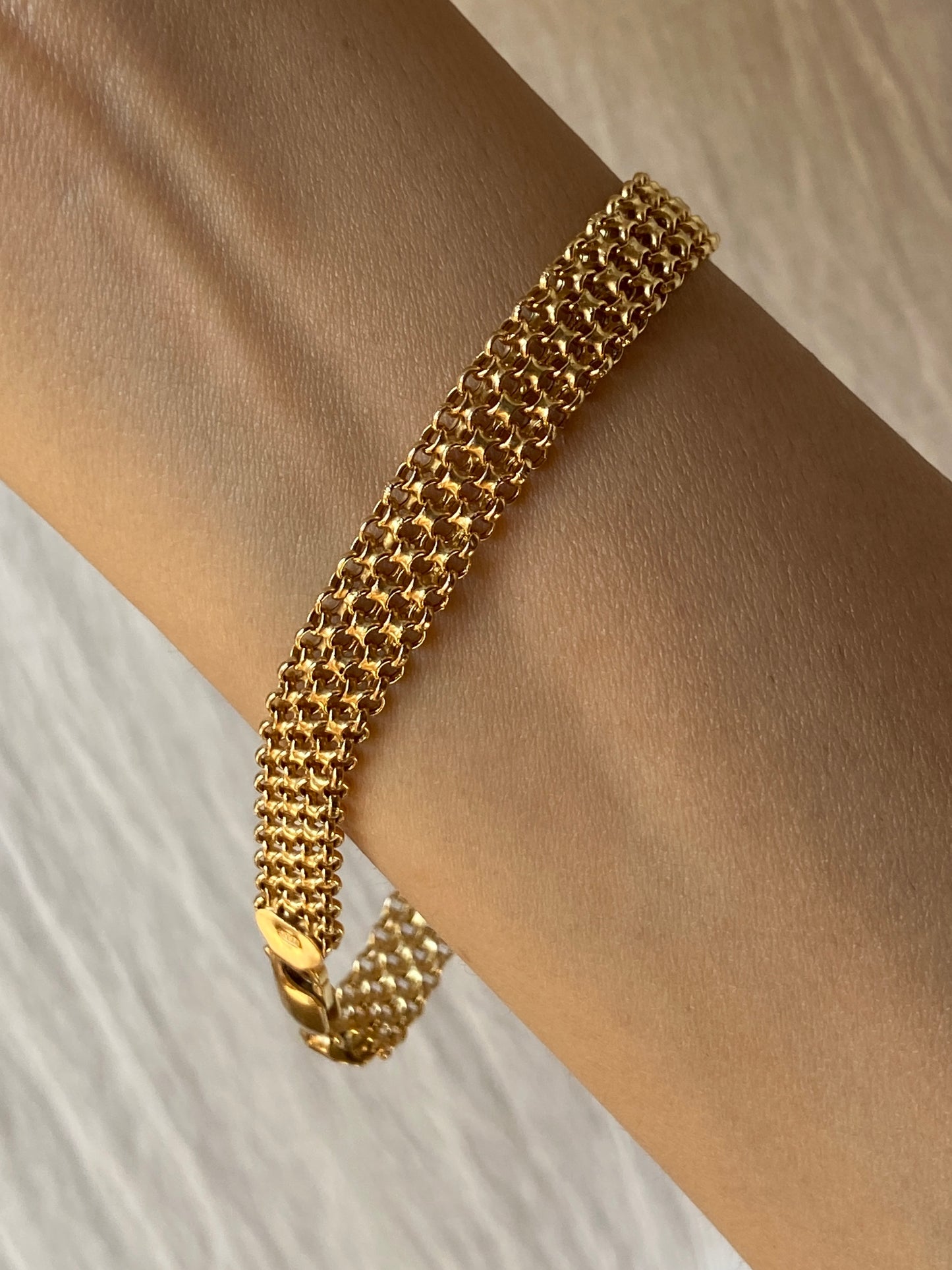VINTAGE 14K GOLD BISMARCK BRACELET, 7 7/8" x 8 MM