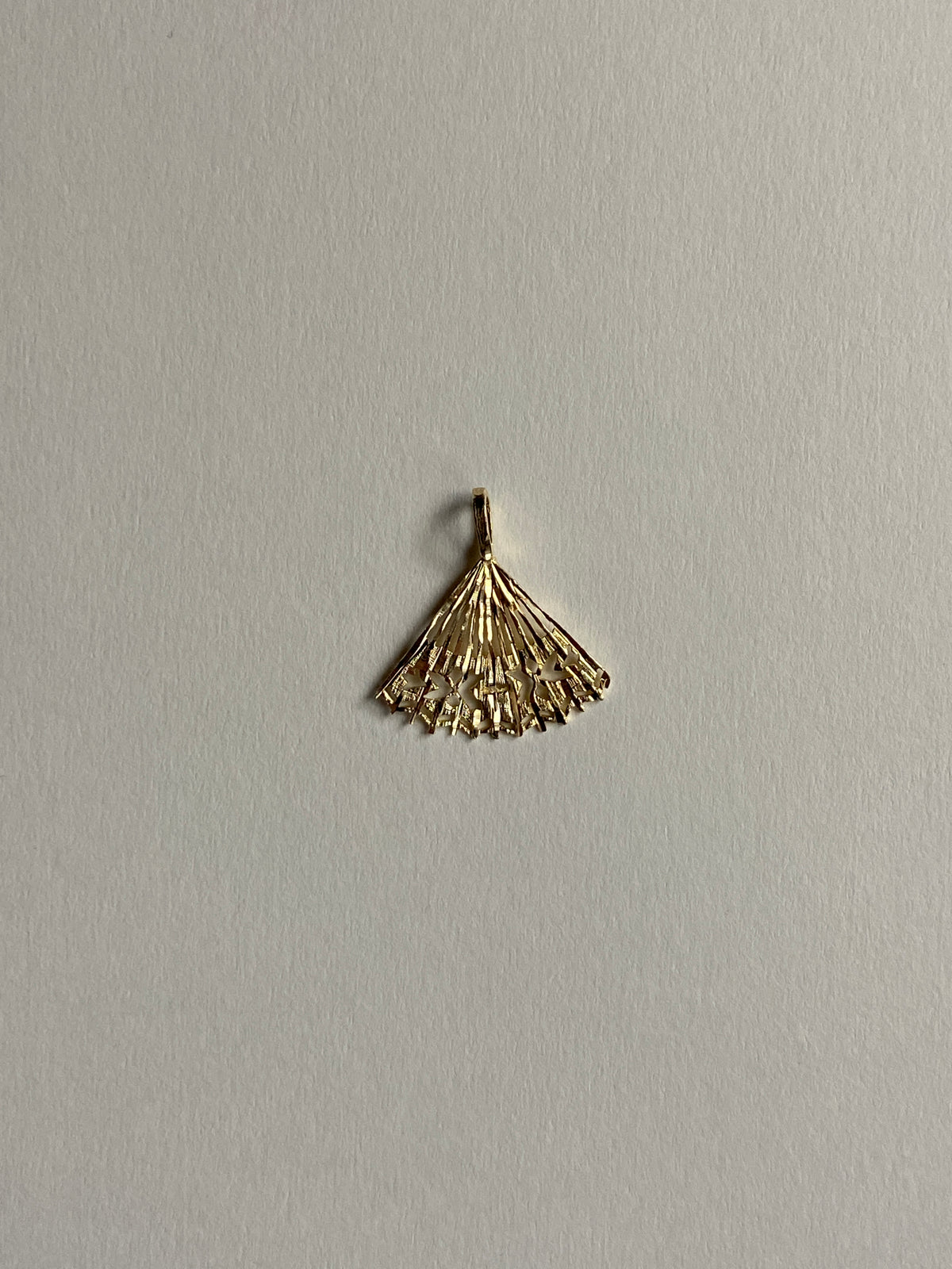 Vintage 14K Solid Yellow Gold Hand Fan Pendant