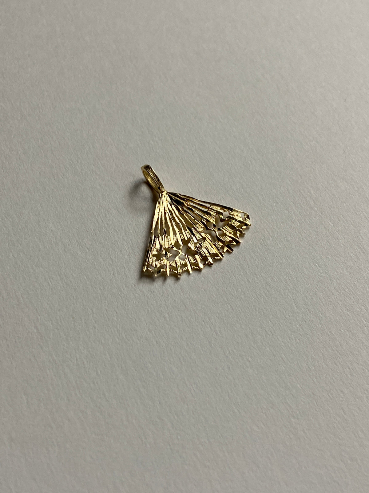 Vintage 14K Solid Yellow Gold Hand Fan Pendant