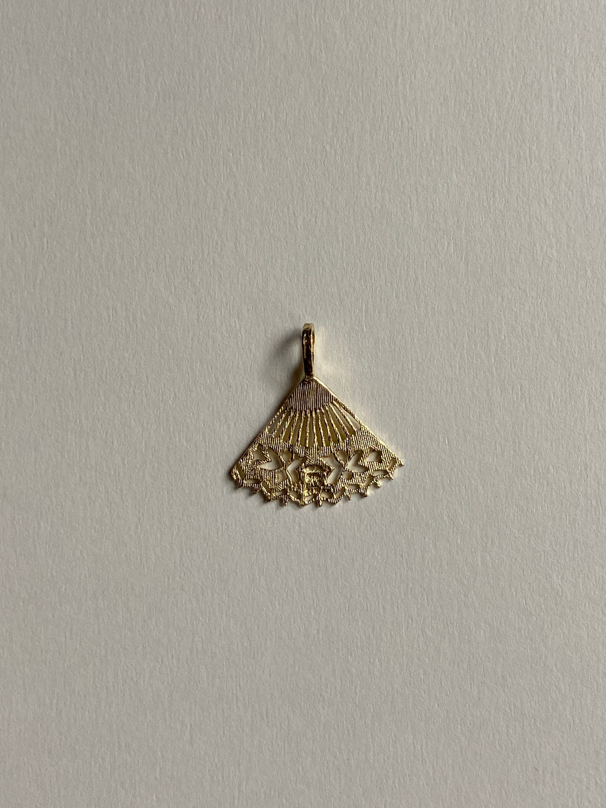 Vintage 14K Solid Yellow Gold Hand Fan Pendant