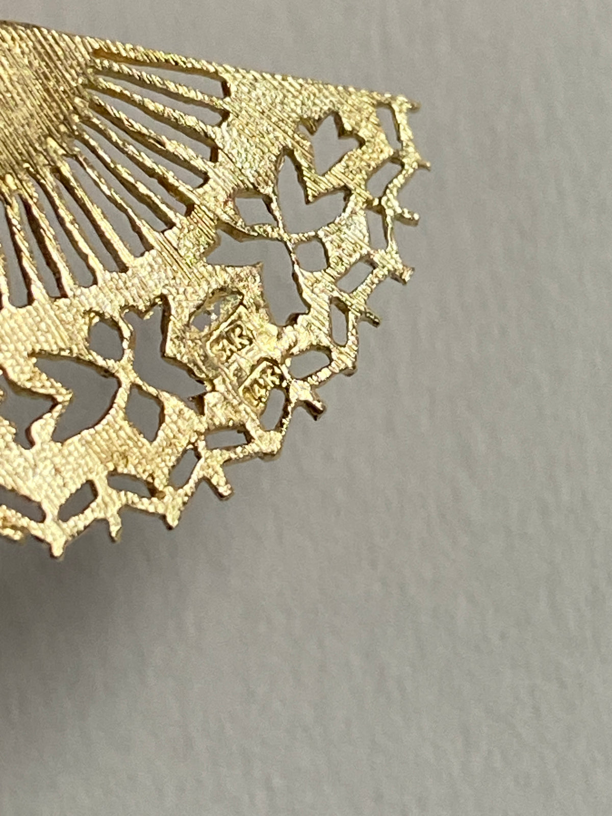 Vintage 14K Solid Yellow Gold Hand Fan Pendant