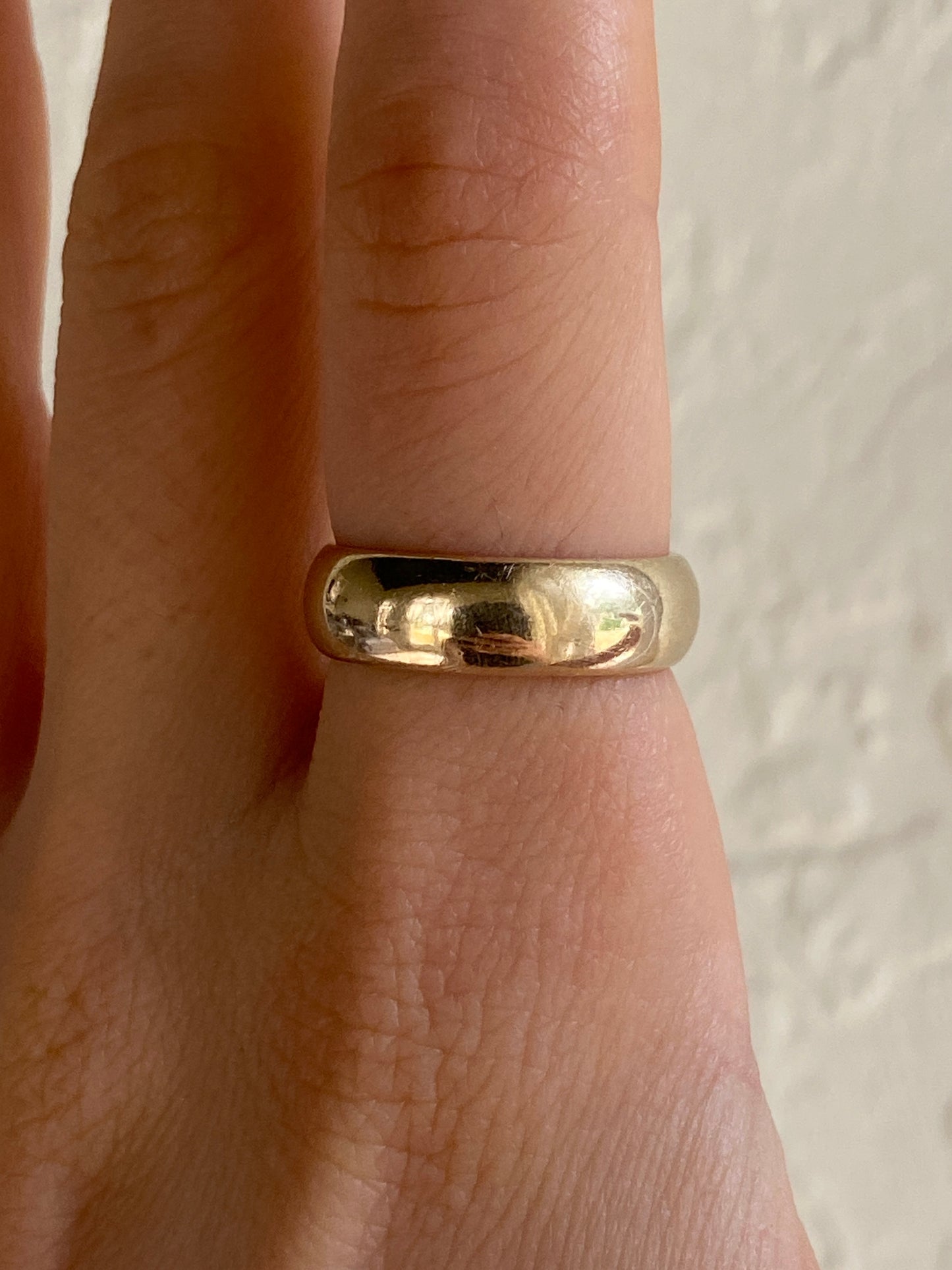 VINTAGE 14K GOLD ROUNDED BAND, SIZE 6