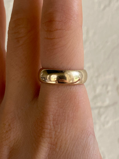VINTAGE 14K GOLD ROUNDED BAND, SIZE 6