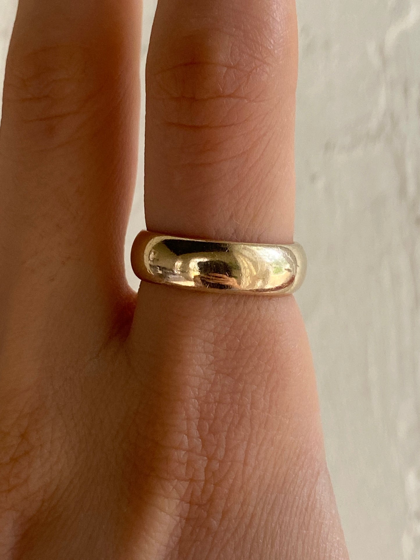 VINTAGE 14K GOLD ROUNDED BAND, SIZE 6