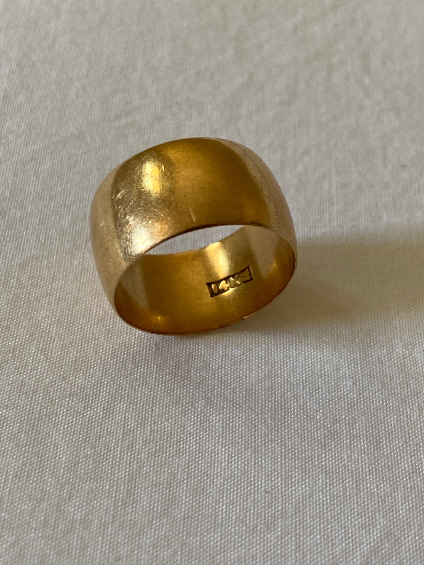 VINTAGE 14K GOLD CIGAR BAND, SIZE 8.25
