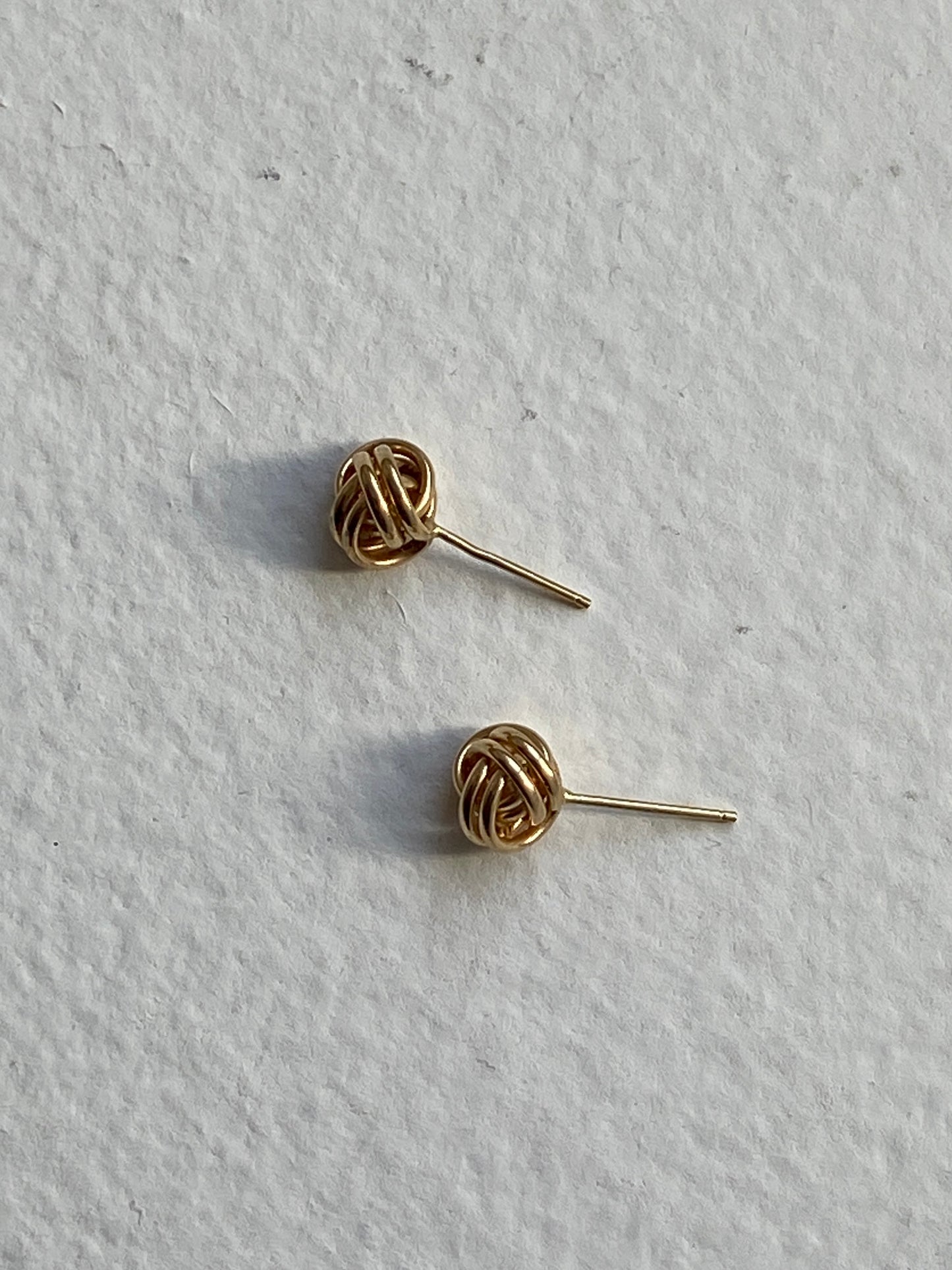 VINTAGE 14K GOLD KNOT STUDS, 8 MM