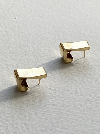 VINTAGE 14K GOLD CHUNKY J-HOOPS