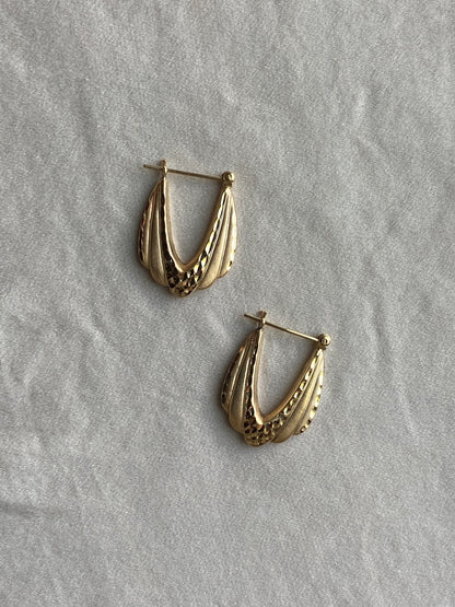 VINTAGE 14K GOLD CHEVRON HOOPS