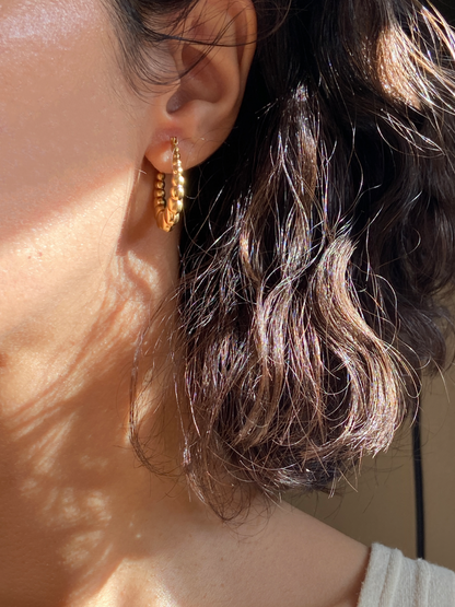 VINTAGE 14K GOLD PUFFED HOOPS, 28 MM