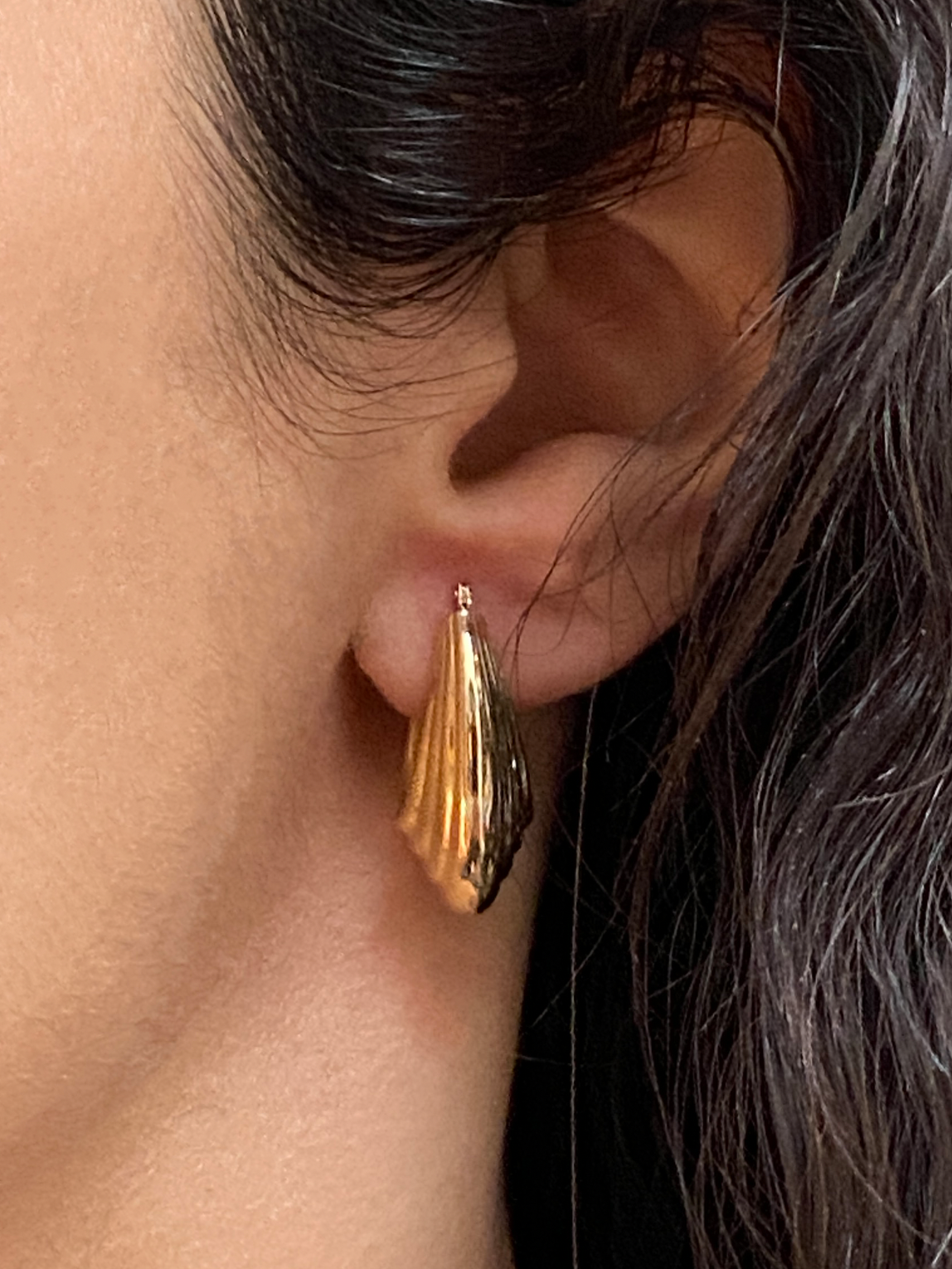 VINTAGE 14k GOLD OVAL HOOPS, 23 MM x 16 MM