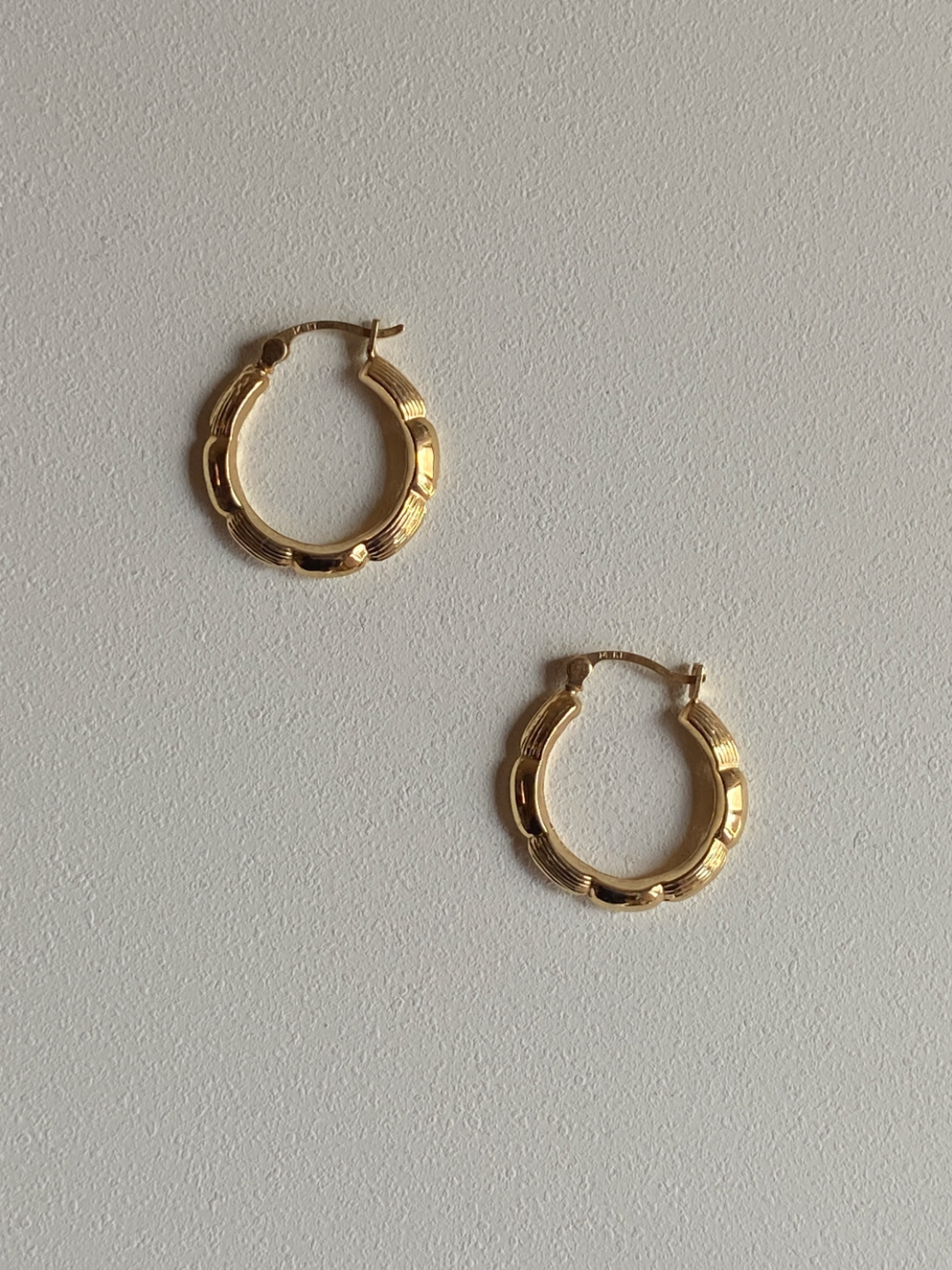 VINTAGE 14K GOLD HOOPS, 22 MM x 19 MM