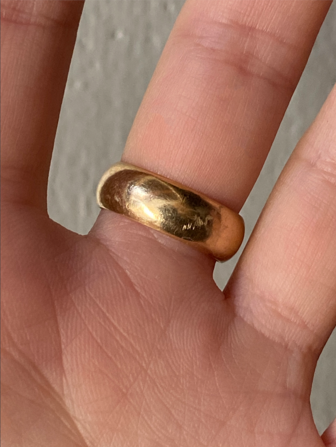 Vintage 14K Solid Yellow Gold Rounded Band, Size 5